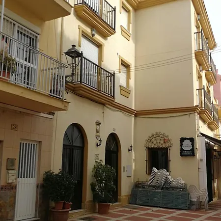 Edificio Maria Pina La Carihuela Calle Perros *